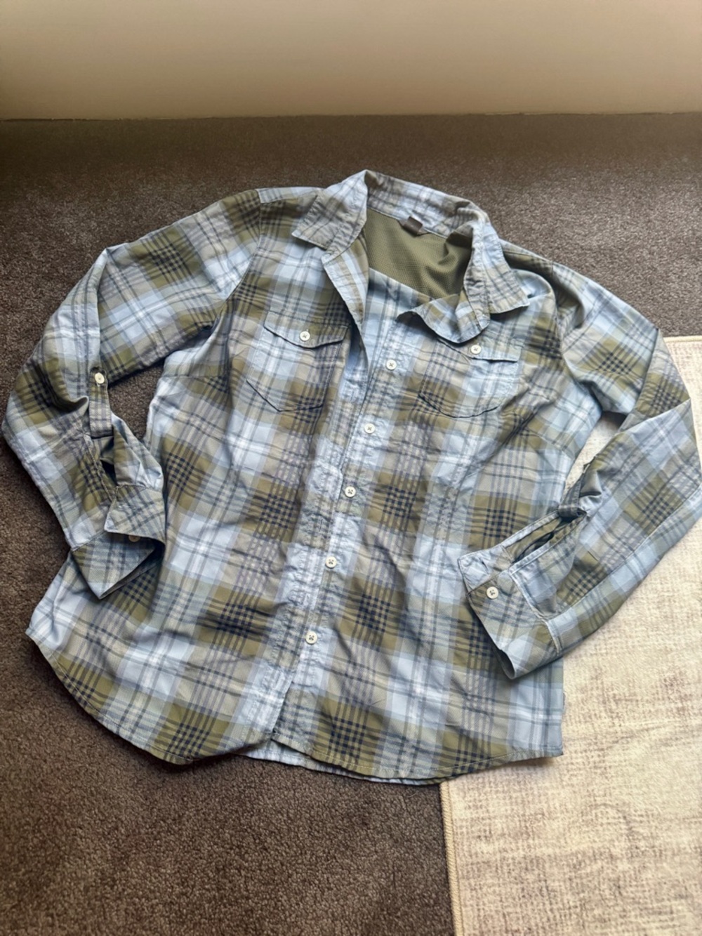 Eddie Bauer Blue Green Plaid Long Sleeve Button-Up Shirt Point Collar Women’s M